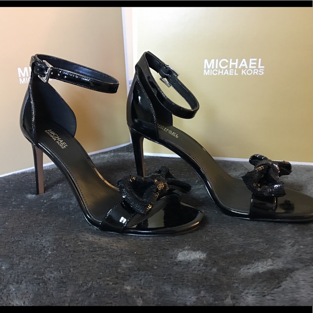 Michael Kor Black heels NEW in box - Picture 2 of 8